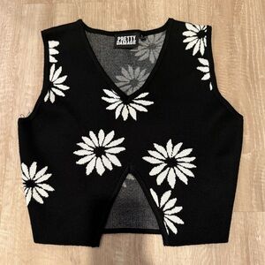 Pretty Damage White Sunflower Crop Top